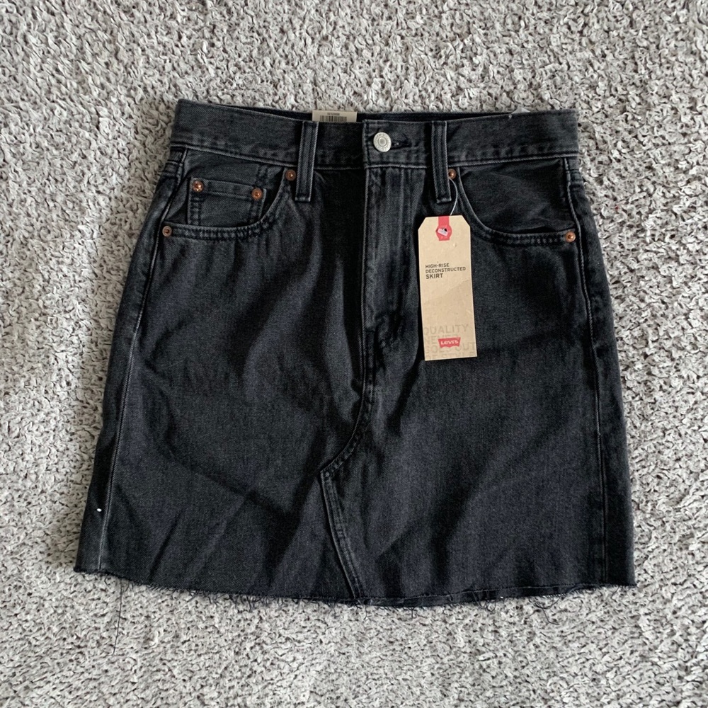 Levi’s Black High Rise Deconstructed Skirt 2/26W